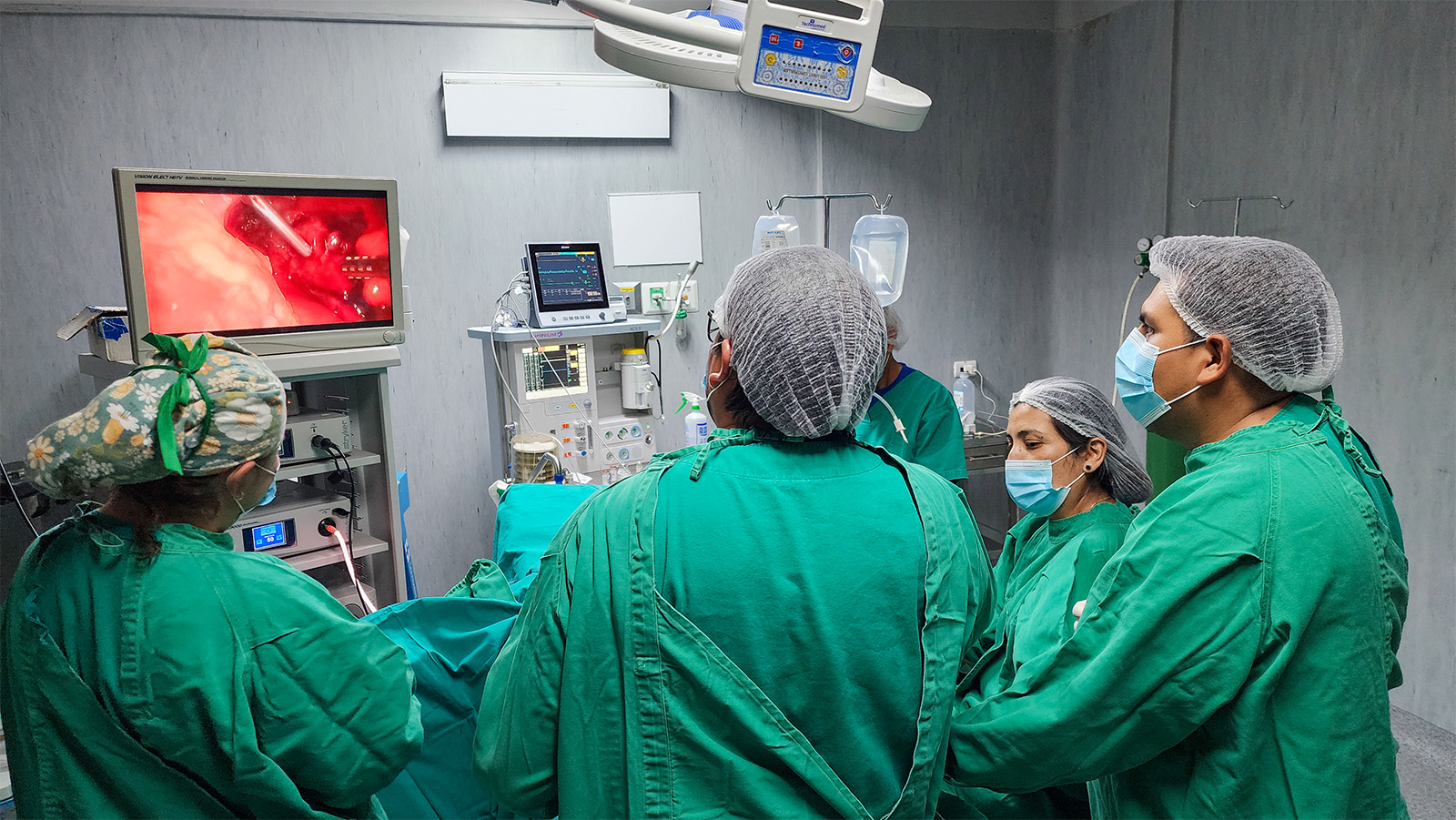 Dr. Víctor Urday equipo NovaCirugía Arequipa